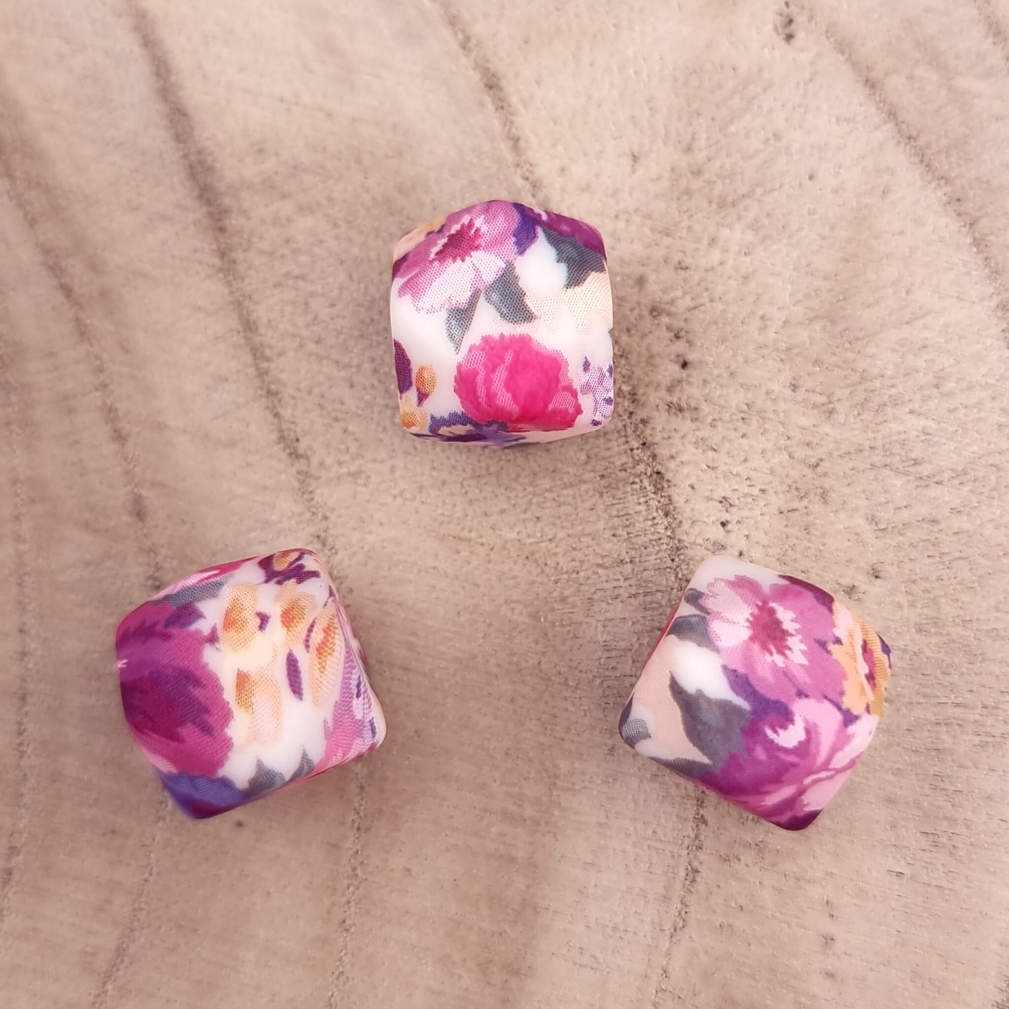 20231102_222433 Siliconen kralen - 14 mm - Hexagon - Flower Festival Print - Afbeelding 1