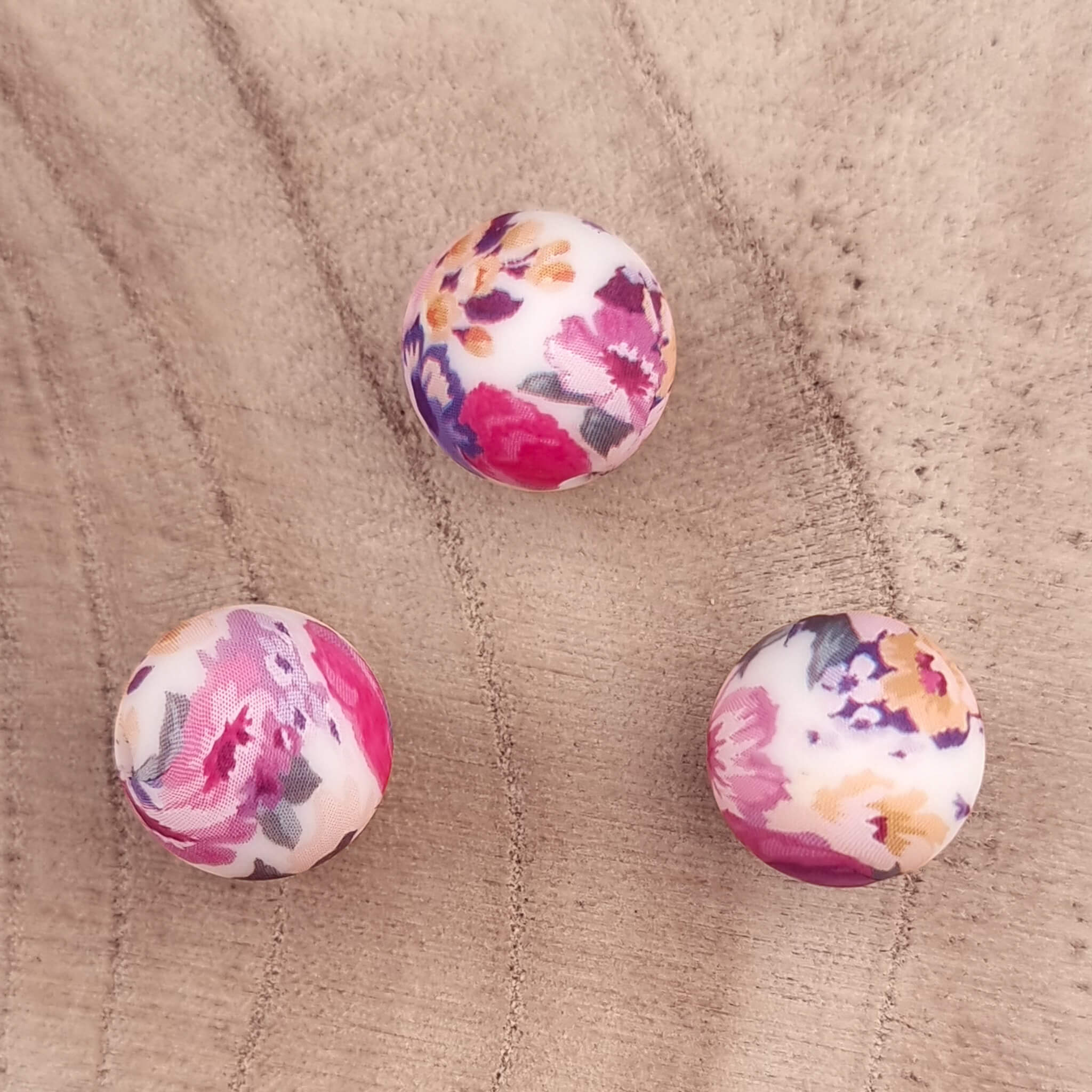 20231102_222530 Siliconen kralen 20 mm - Rond - Flower Festival Print - Afbeelding 1