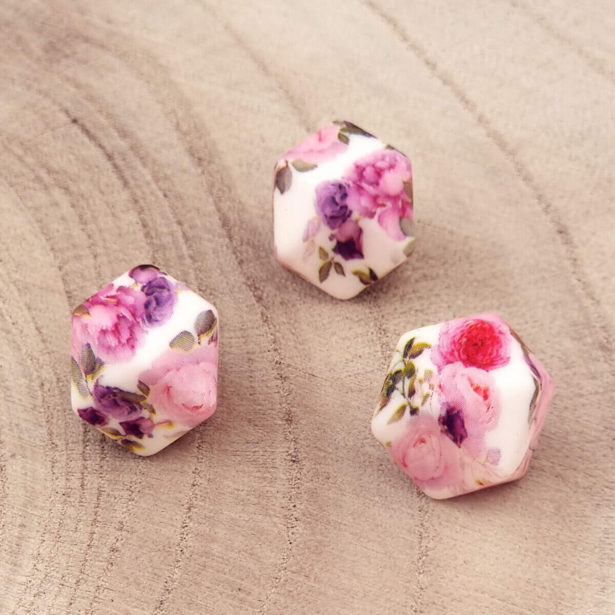Silikonperlen - 14 mm - Sechseck - Sommerblumenstrauß Druck – Bild 2