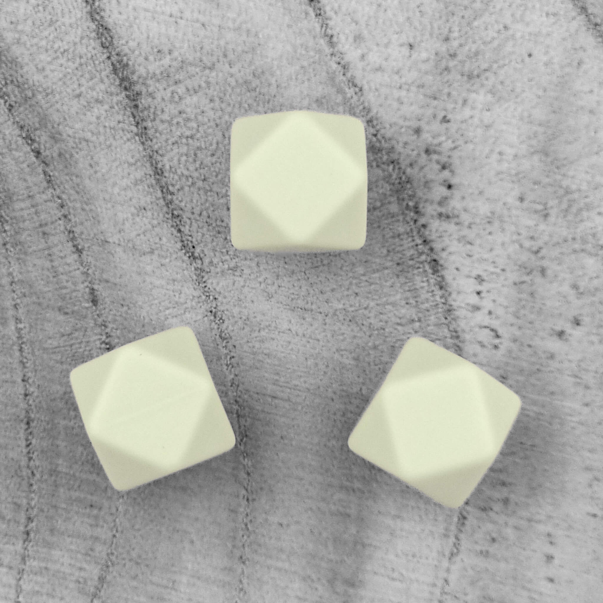 20231103_115029 Perles en silicone - Hexagone - 14 mm - Aloe – Image 1