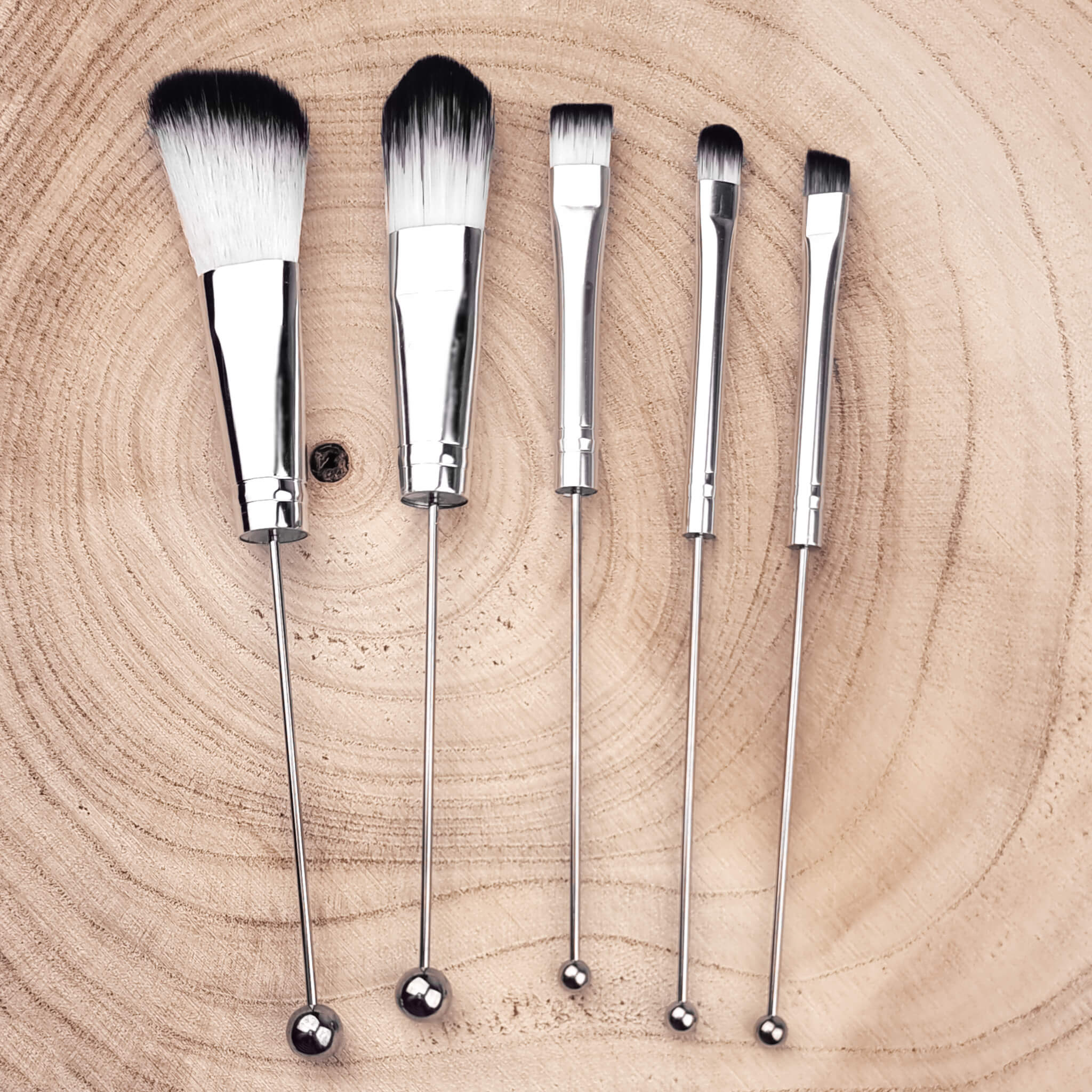 Pinceau de maquillage Rowable Silicone Beads Personalised Gift Mum Daughter Holiday Wedding Maquillage Maquillage Argent Pinceau Rowable Silicone Perles Personnalisé Cadeau Maman Fille Vacances Mariage