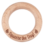 Houten ring - Gegraveerd - Beukenhout - Squeeze the Day - Knufl - 7 cm