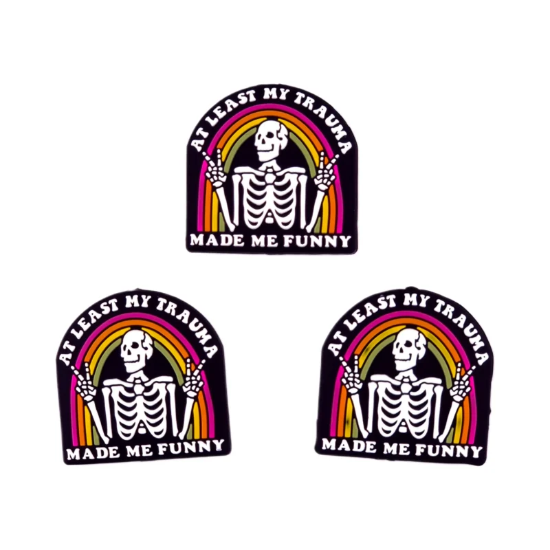 Siliconen Kraal - "At Least My Trauma Made me Funny"