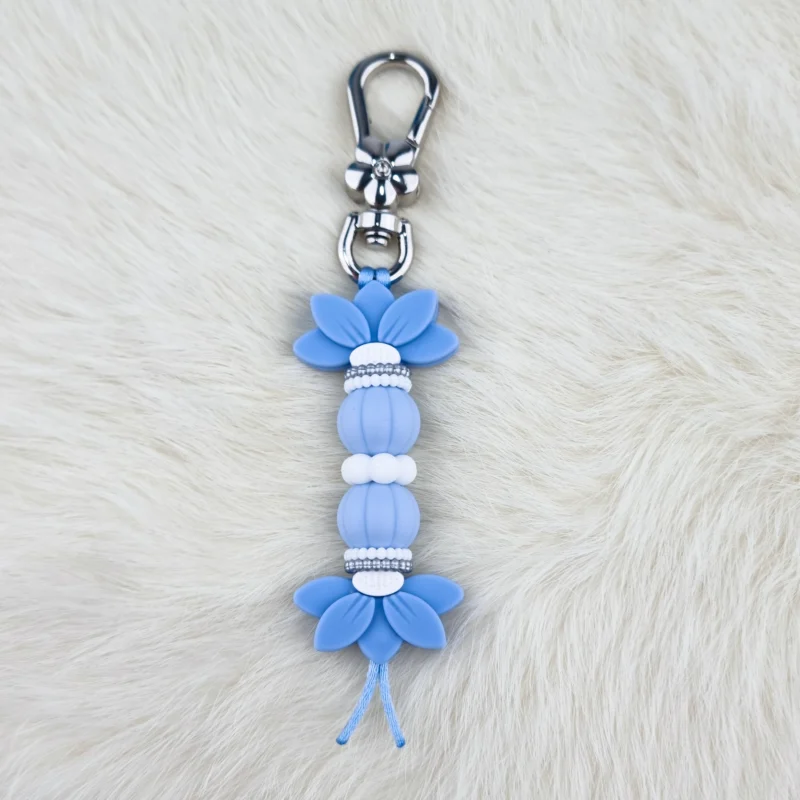 Sac &agrave; mousqueton &agrave; faire soi-m&ecirc;me / porte-cl&eacute;s - Double Daisy - Bleu poudr&eacute; moyen